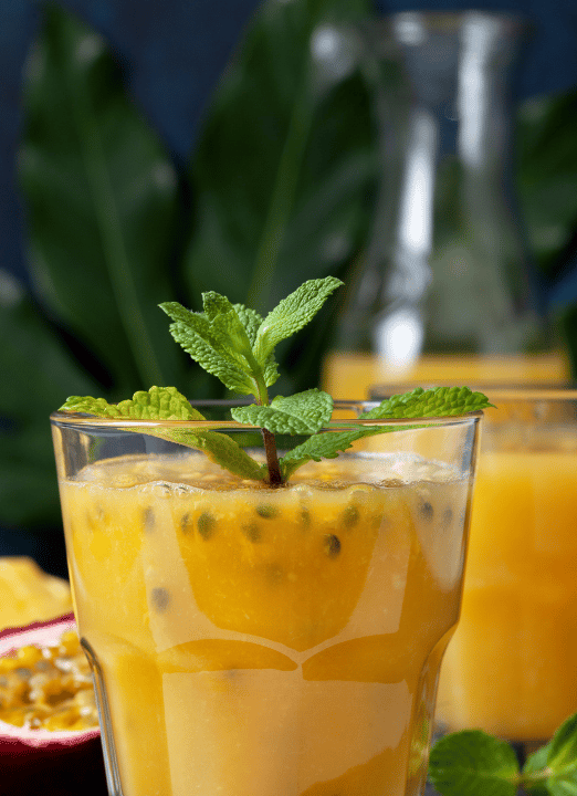 cocktail eau de coco et jus de fruits
